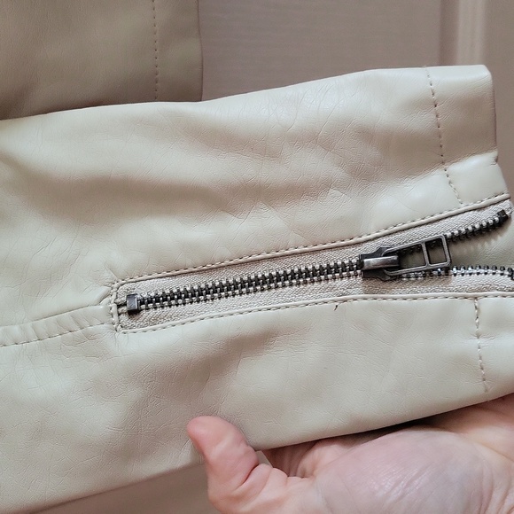 Max Studio Faux Leather jacket Cream - Picture 5 of 6